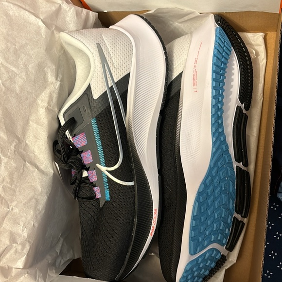 Brand new Nike Airzoom Pegasus 38 running - Picture 2 of 8